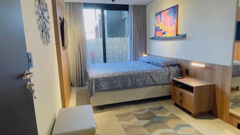 Appartamento con una suite, terrazzo e piscina nel centro di