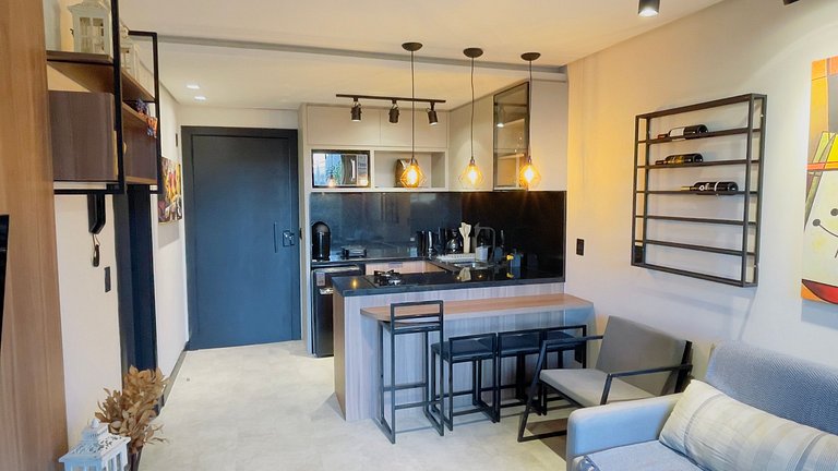 Appartamento con una suite, terrazzo e piscina nel centro di