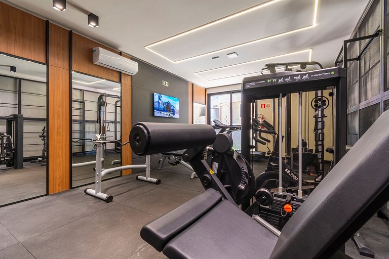 Apartamento de 1 suite, piscina y cochera, en el centro de C
